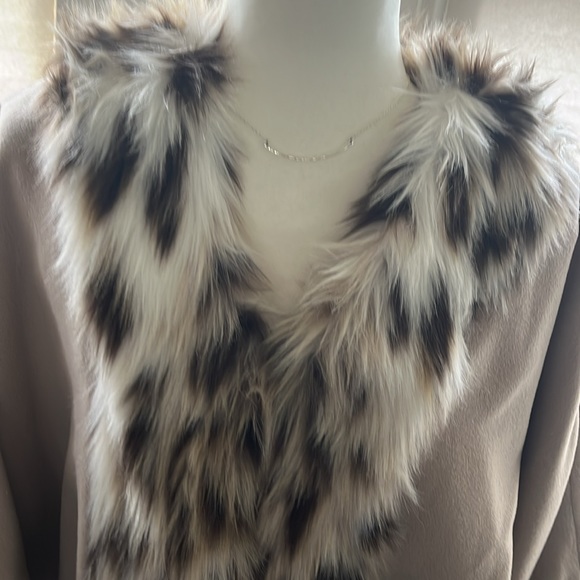 Adrienne Landau Faux Fur Wrap size Small - Picture 2 of 5